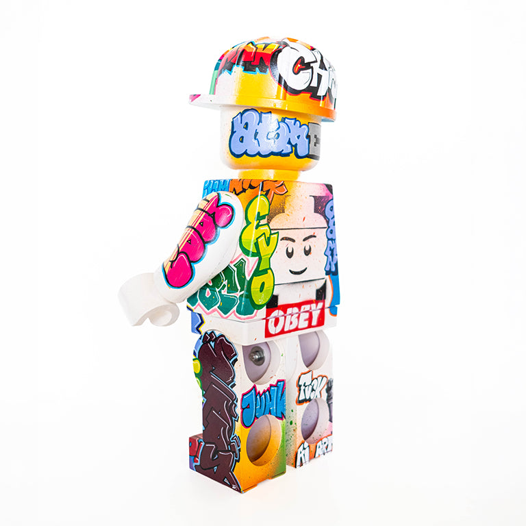 XXL Figure - Flower Thrower